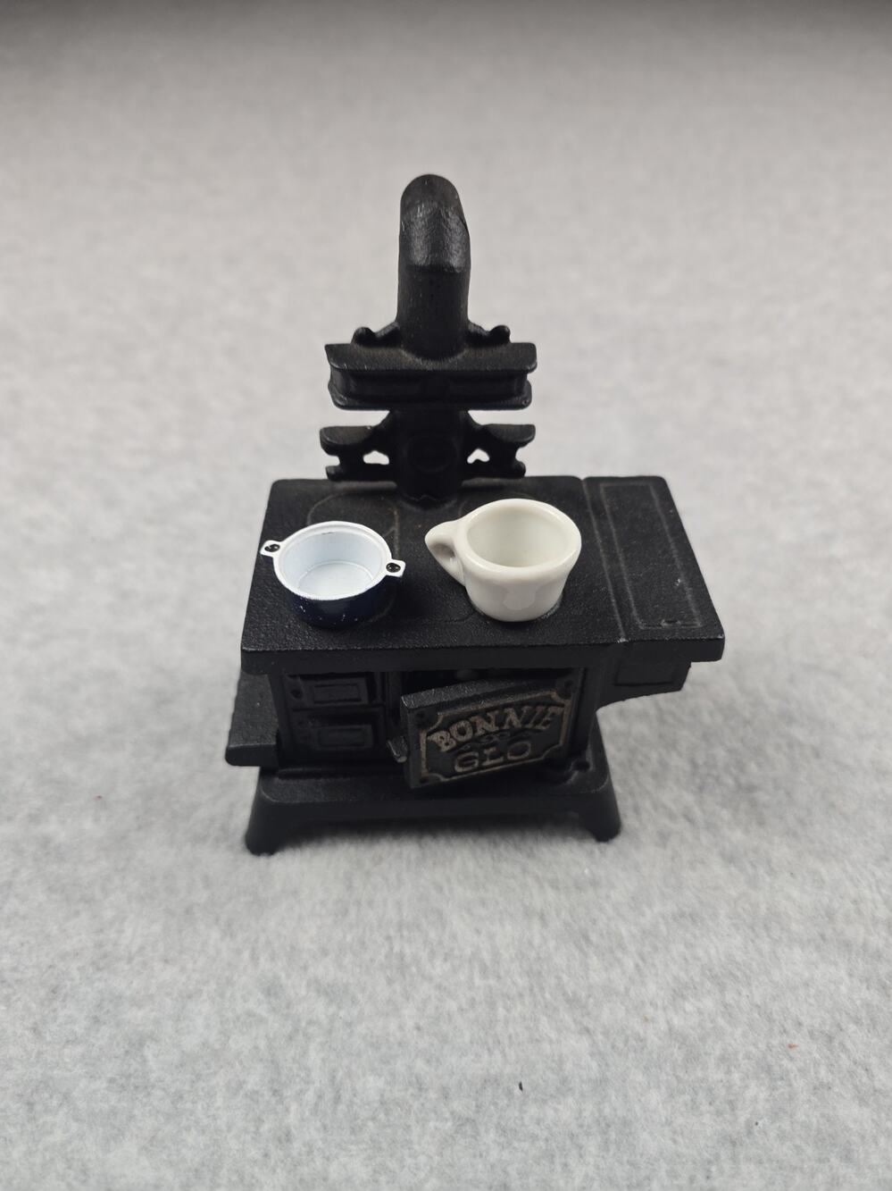 Vintage Bonnie Glo Miniature Cast Iron Stove Cooktop Dollhouse Furniture